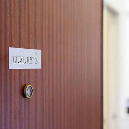 Luxury Apartment In Central City Neapel Exterior foto