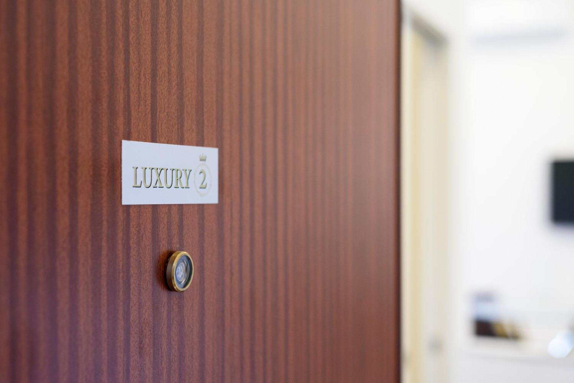 Luxury Apartment In Central City Neapel Exterior foto