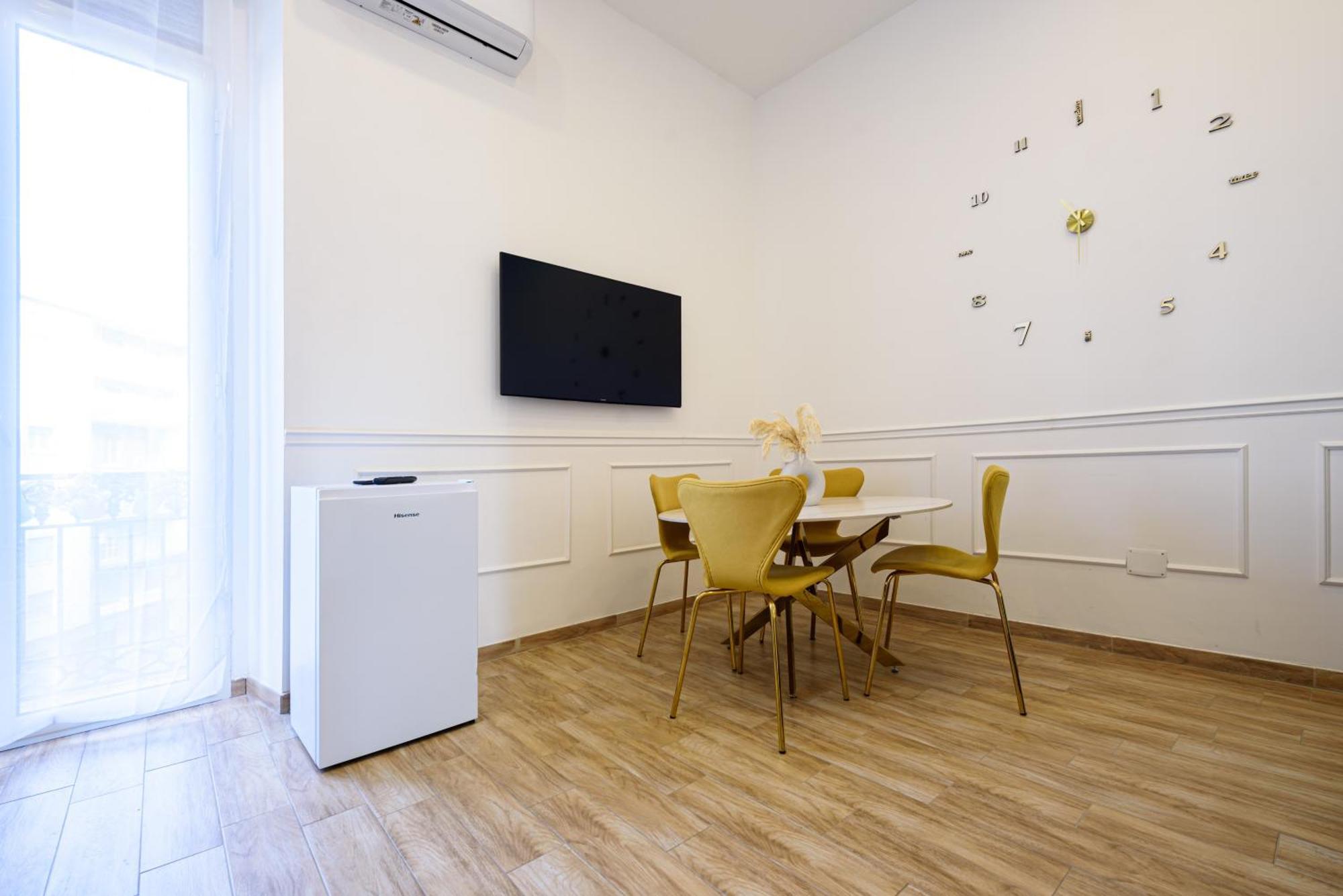 Luxury Apartment In Central City Neapel Exterior foto