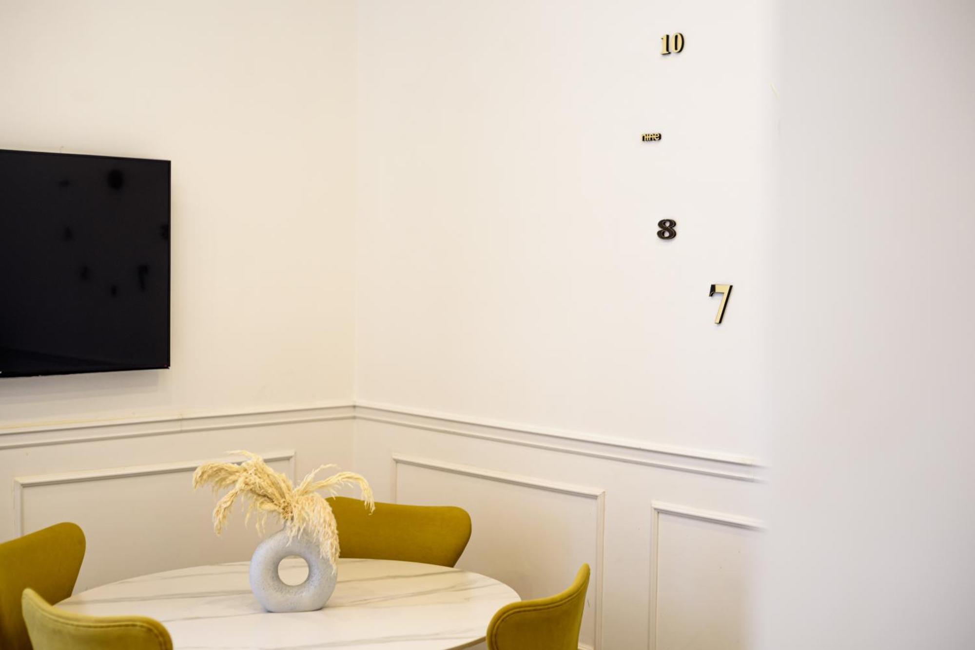 Luxury Apartment In Central City Neapel Exterior foto