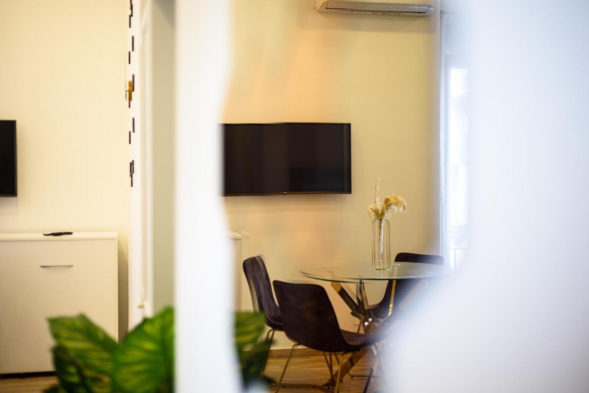 Luxury Apartment In Central City Neapel Exterior foto