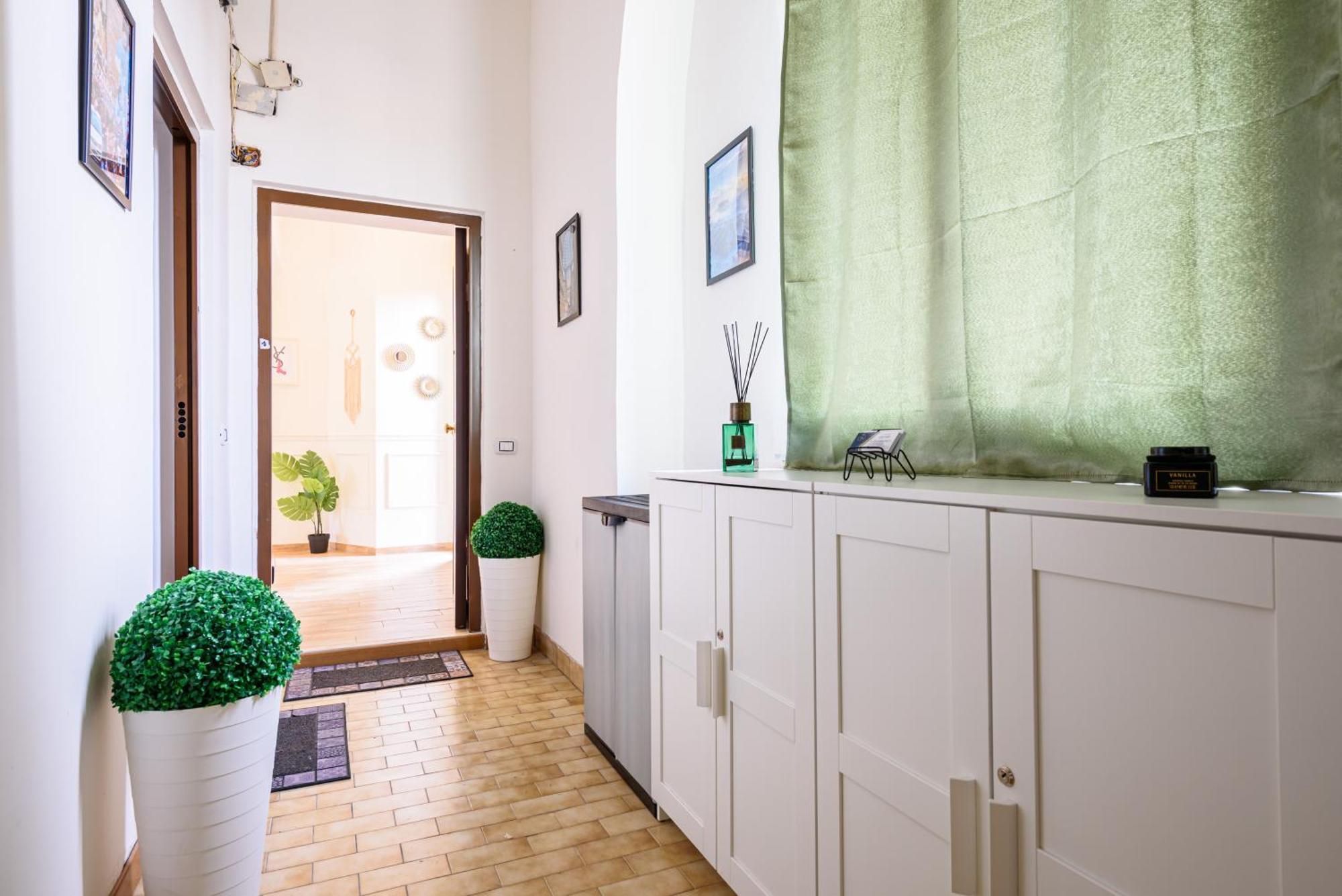 Luxury Apartment In Central City Neapel Exterior foto