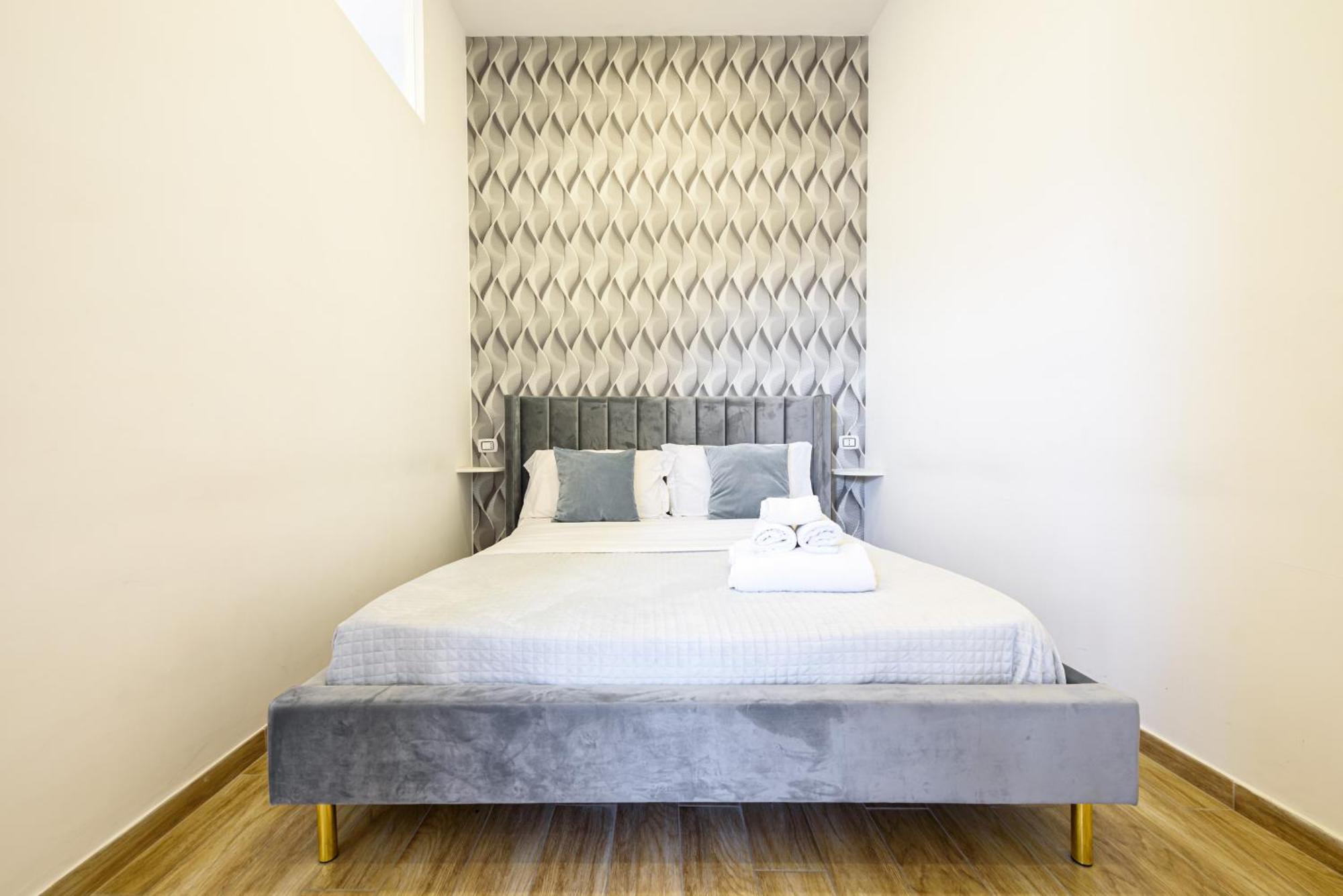 Luxury Apartment In Central City Neapel Exterior foto