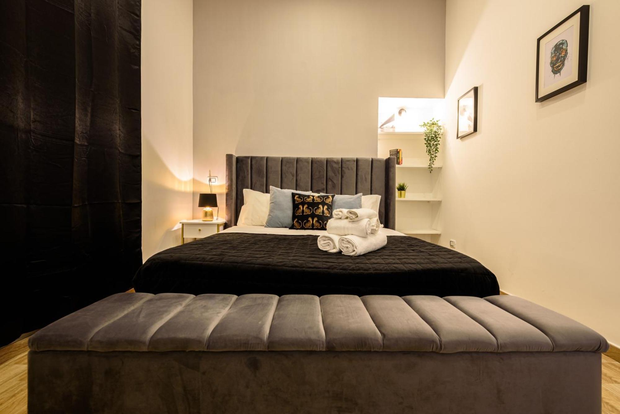 Luxury Apartment In Central City Neapel Exterior foto